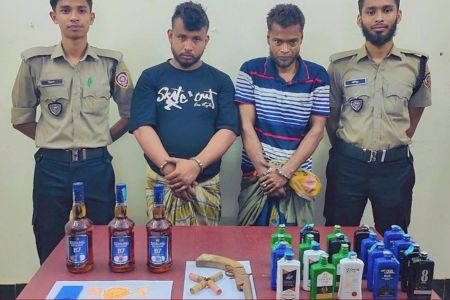 লক্ষ্মীপুরে ইয়াবা, মদ ও পাইপগানসহ দুই ব্যক্তি গ্রেপ্তার