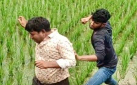 কর্মচারীকে গণপিটুনি