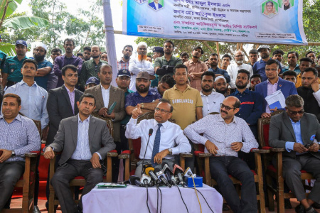 জনপ্রতিনিধি ও জনগণ সবাইকে মশা নিধনে এগিয়ে আসতে হবে -স্থানীয় সরকার মন্ত্রী