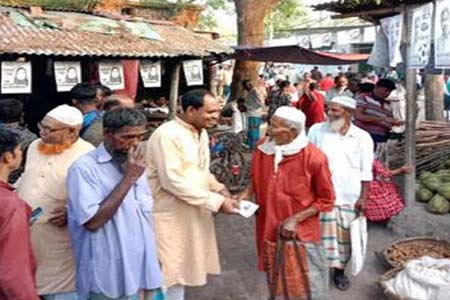 রাণীনগরে পারইল ইউপির ভোটারদের দ্বারে দ্বারে স্বতন্ত্র প্রার্থী সুজিত