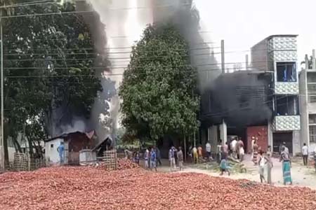 পঞ্চগড়ে বিএনপি-আওয়ামী লীগ সংঘর্ষ