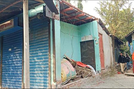 জমিজমা বিরোধে অসুস্থ