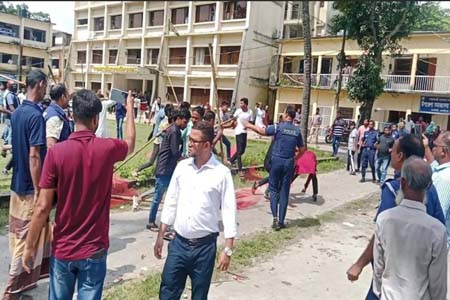 হামলা, পুলিশ সাংবাদিকসহ আহত-১৫