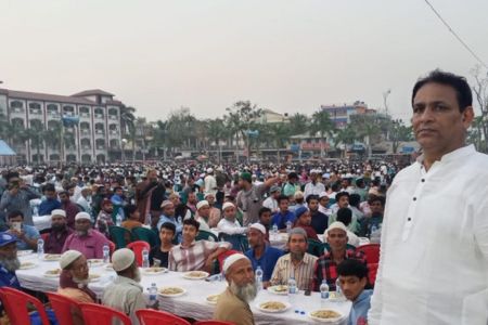 একসাথে ১০ হাজার মানুষকে ইফতার করালেন মাদারীপুর-৩ আসনের সংসদ সদস্য খোকন