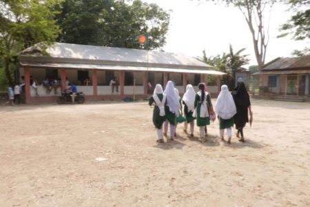 মাদারীপুরের পেয়ারপুর ইউনিয়নে নেই কোন মাধ্যমিক বিদ্যালয়, ঝড়ে পড়ছে অনেক শিক্ষার্থী