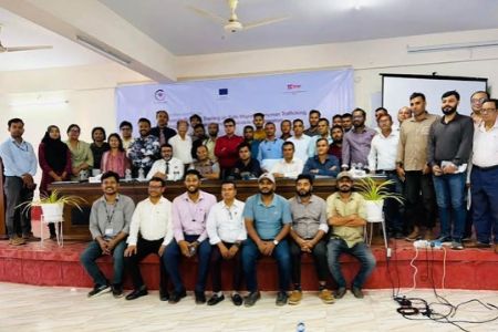 মাদারীপুরে নিরাপদ অভিবাসন ও মানব পাচার প্রতিরোধে সাংবাদিকদের প্রশিক্ষণ