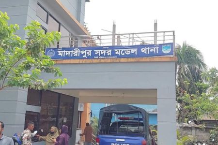 পাওনা টাকা ফেরত পেতে মামলা করায় চাকুরিজীবী ও তার ভাইকে অপহরণ, মুক্তিপণ দিয়ে মুক্তি