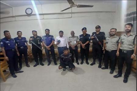 বাসে সুপারভাইজারের ইয়াবা পাচার,অতঃপর