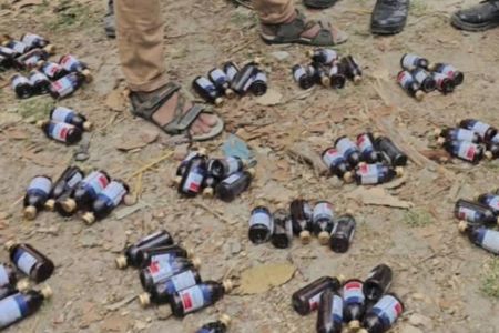 ডাসারে র‍্যাবের অভিযানে ৯২ পিস নিষিদ্ধ কোডিন সিরাপসহ আটক-১