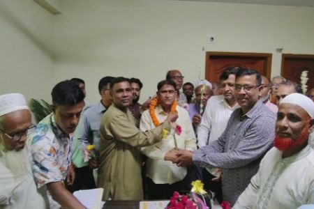 দলিল লেখক সমিতির নতুন কমিটিকে উষ্ণ অভ্যর্থনা জানালেন এমপি ডা. ইকরামুল বারী টিপু