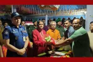 মান্দায় পূজা মণ্ডপ পরিদর্শনে এমপি টিপু: উষ্ণ অভ্যর্থনা ও মন্দির উন্নয়নের প্রতিশ্রুতি