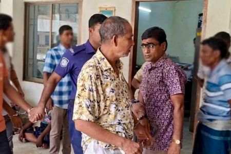 নওগাঁর মান্দায় ভুয়া দলিল করে জমি খারিজের অভিযোগে দলিল লেখক ও শিক্ষক কারাগারে