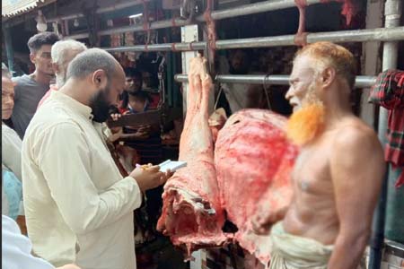 বেশি দামে মাংস বিক্রি