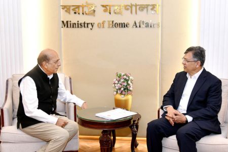বাংলাদেশ-ভারতের গণতান্ত্রিক বিষয়গুলো আলোচনার মাধ্যমেই মেটানো সম্ভব - দীনেশ ত্রিবেদী
