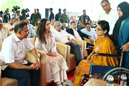 জুলাই গণঅভ্যুত্থানে আহত যোদ্ধা মিতুর খোঁজ নিলেন প্রধানমন্ত্রী
