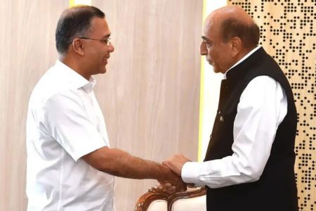 প্রধানমন্ত্রীর সঙ্গে সাক্ষাৎ করলেন ভারতের হাইকমিশনার দীনেশ ত্রিবেদী