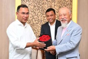 প্রধানমন্ত্রী সঙ্গে জাপানের বিশেষ দূতের সৌজন্য সাক্ষাৎ