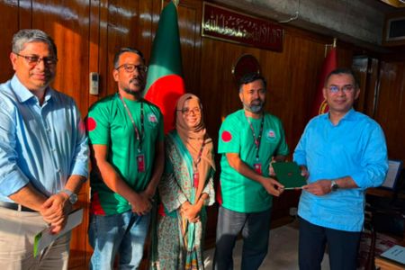 প্রধানমন্ত্রীর সঙ্গে বিডি ক্লিন প্রতিনিধিদলের সৌজন্য সাক্ষাৎ
