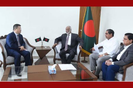 অবকাঠামো, বর্জ্য ব্যবস্থাপনা ও নবায়নযোগ্য জ্বালানিতে চীনের সহযোগিতা বাড়ানোর প্রস্তাব – এলজিআরডি মন্ত্রী