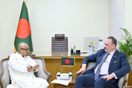 প্রধানমন্ত্রীর রাজনৈতিক উপদেষ্টার সঙ্গে মার্কিন রাষ্ট্রদূতের সাক্ষাৎ