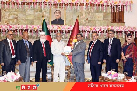 রাষ্ট্রপতির সাথে প্রধান বিচারপতির নেতৃত্বে প্রতিনিধিদলের সাক্ষাৎ