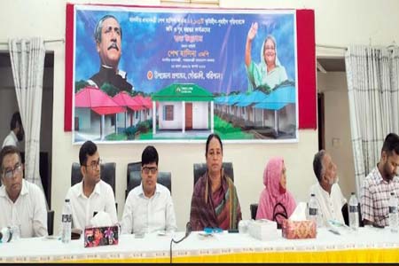 ভূমিহীন-গৃহহীনদের সাথে মতবিনিময়