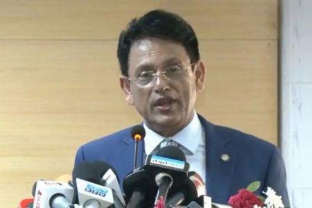 শান্তিপূর্ণ পরিবেশে অনুষ্ঠিত হচ্ছে এসএসসি, ডিসেম্বরেই সব পরীক্ষা শেষ করার পরিকল্পনা সরকারের