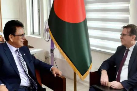 শিক্ষামন্ত্রীর সাথে তুরস্কের রাষ্ট্রদূত ও মালয়েশিয়ার হাইকমিশনারের সাক্ষাৎ