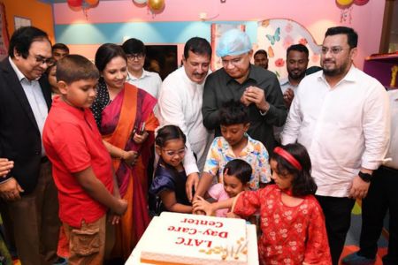 কর্মজীবী নারীদের মানসিক শান্তি ও সন্তানদের নিরাপদ আশ্রয় নিশ্চিতের ওপর জোর দিলেন ভূমি প্রতিমন্ত্রী মীর হেলাল