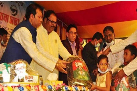 শিক্ষার্থীদের ঝরে পড়া রোধ ও সামাজিক সুরক্ষা নিশ্চিতকল্পে সরকারের কর্মসূচি বাস্তবায়ন