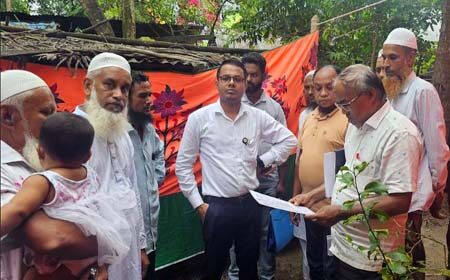 বিয়ের আসরে হাজির
