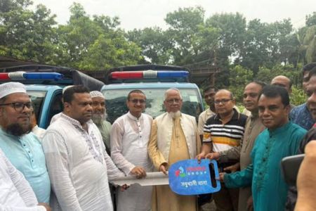 মধুখালী থানাকে ১টি গাড়ি দিল পান্না গ্রুপ