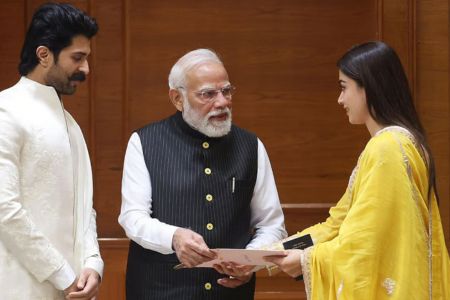 বিজয়-রাশমিকার বিয়েতে মোদি ও অমিত শাহর বিশেষ উপহার