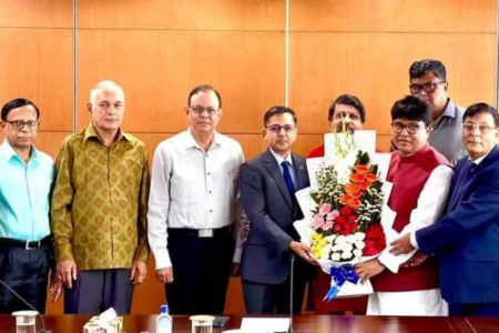 ভারতীয় হাইকমিশনারের সঙ্গে বিদায়ী সাক্ষাৎ কর‌ল মৈত্রী সমিতি