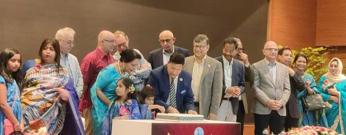 সন্মানীয়রা বিদেশিদের কাছে ধর্না দেয়না -মোমেন