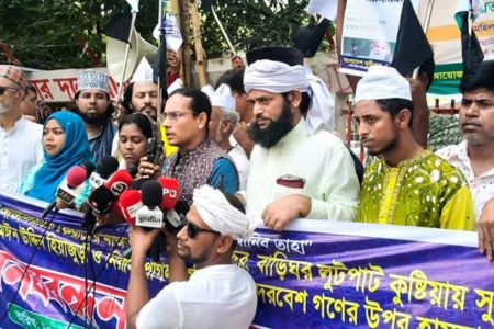 লুটপাটের পর পীরকে হত্যা করছে যুদ্ধাপরাধীচক্র : মোমিন মেহেদী