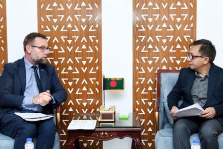 ডেনমার্কের রাষ্ট্রদূত কে বাংলাদেশে ডেনিশ বিনিয়োগ বৃদ্ধির আহ্বান জানিয়েছেন বাণিজ্যমন্ত্রীর