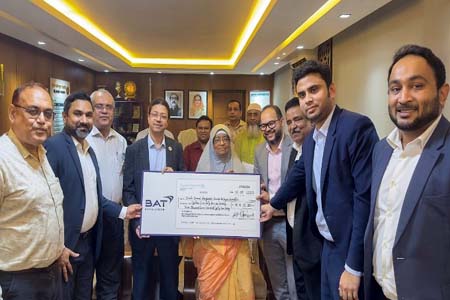 শ্রমিক কল্যাণ ফাউন্ডেশনে বিএটিবি’র প্রায় সাড়ে ১৮ কোটি টাকার চেক হস্তান্তর