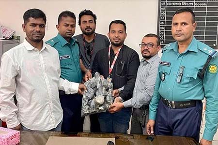 সাংবাদিকরা যেভাবে উদ্ধার করল অমূল্য পুরাকীর্তি