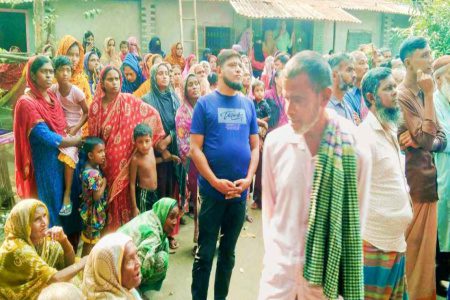 নড়াইলে প্রতিবন্ধির ঝুলন্ত লাশ উদ্ধার