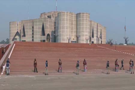 মন্ত্রিসভার সদস্যদের শপথ