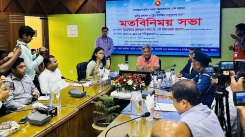নাটোরে দুস্থ শ্রমিক