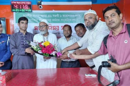 সাপাহারে সাংবাদিকদের সাথে সংসদ সদস্যের মতবিনিময়