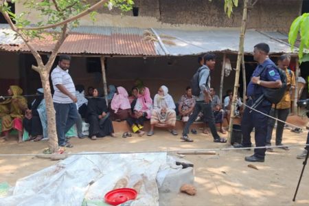 এক রাতে ৭ জনকে গলা কেটে হত্যা নওগাঁ ও কক্সবাজারে