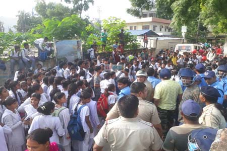 মহামারী করোনায় দারিদ্রসীমার নিচে আসতে পারে বাংলাদেশের দুই কোটি মানুষ