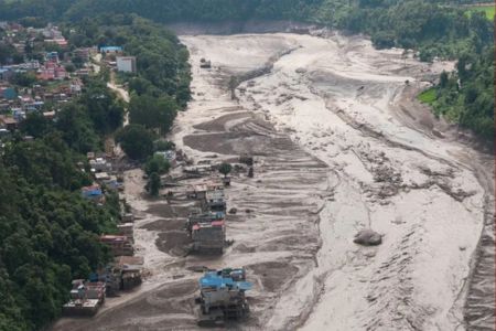 ভয়াবহ বন্যায় নেপালে মৃতের সংখ্যা বেড়ে ১,১২৭