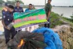 পাইকগাছায় কপোতাক্ষ নদ থেকে অবৈধ নেট জাল এবং চায়না দুয়ারী জাল জব্দ