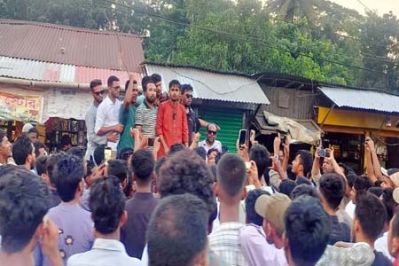 হামলার শিকার কেন্দ্রীয় ছাত্রদল নেতা