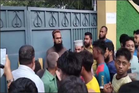 বোদায় নিষিদ্ধ পলিথিন জব্দের