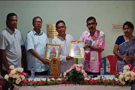 মান্দায় ঐতিহাসিক রঘুনাথ জিউ মন্দির পরিদর্শন করলেন প্রকল্প পরিচালক নিত্য প্রকাশ বিশ্বাস